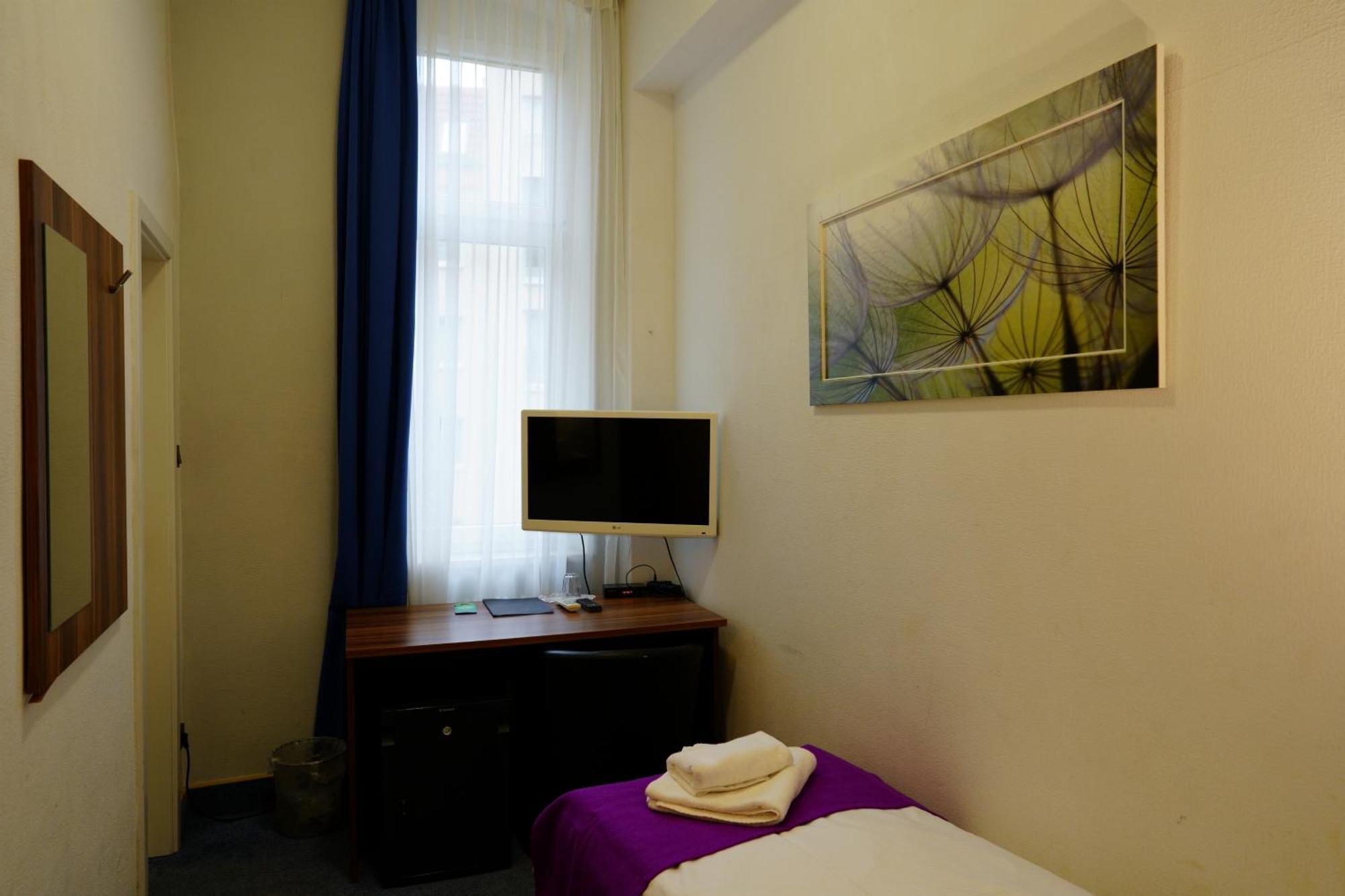 Hotelpension Margrit Berlin Exterior foto